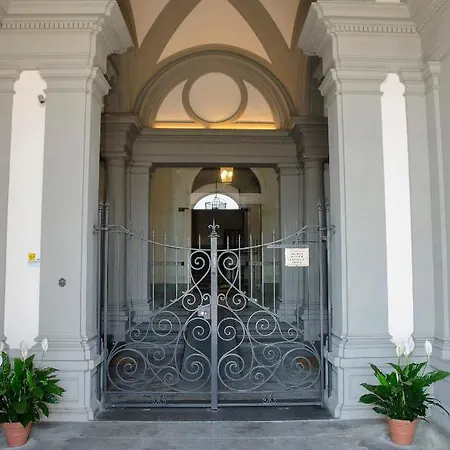 Lungarno Vespucci Charming Apartment Florence Exterior photo