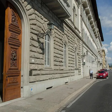 Lungarno Vespucci Charming Apartment Florence Exterior photo